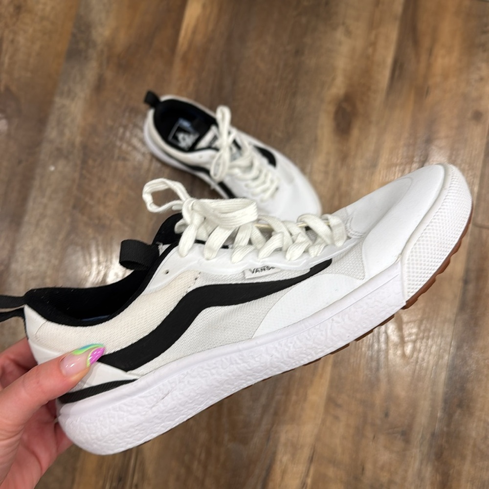 Brand New Vans Ultracush Ultrarange Sneakers